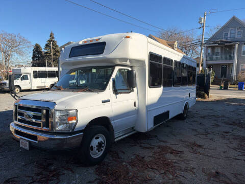 2017 Ford E-Series E-450 SD