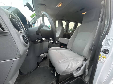 2012 Ford E-Series E-350 SD XLT
