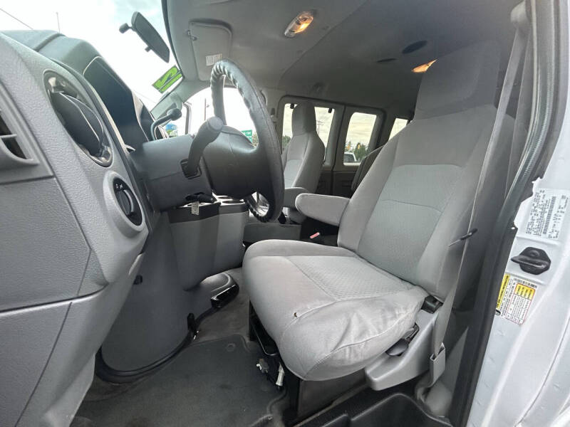 2012 Ford E-Series E-350 SD XLT