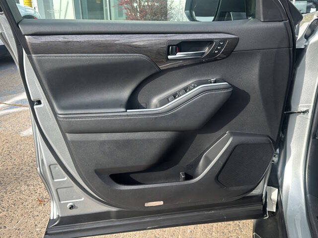 2024 Toyota Highlander Platinum