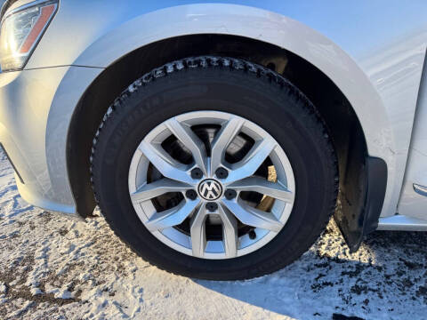 2016 Volkswagen Passat 1.8T S