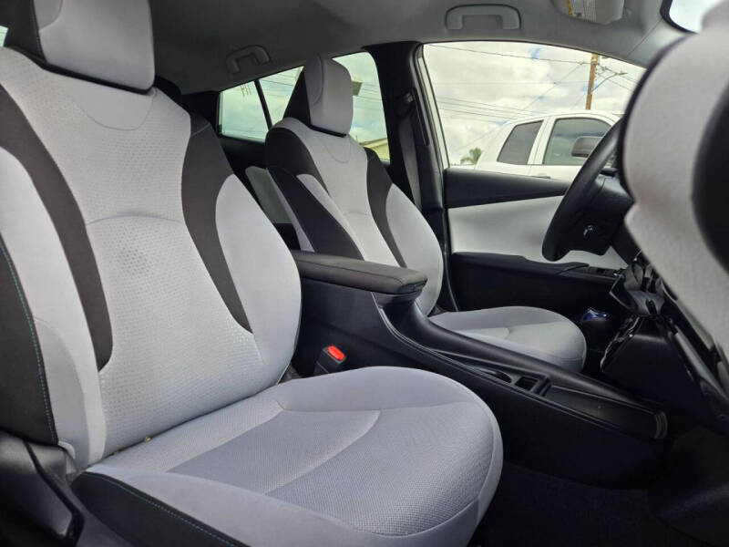 2019 Toyota Prius LE AWD-e