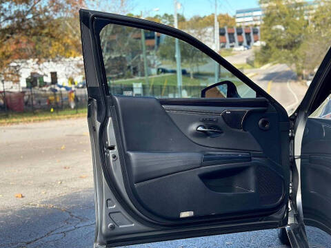 2021 Lexus ES 300h Ultra Luxury