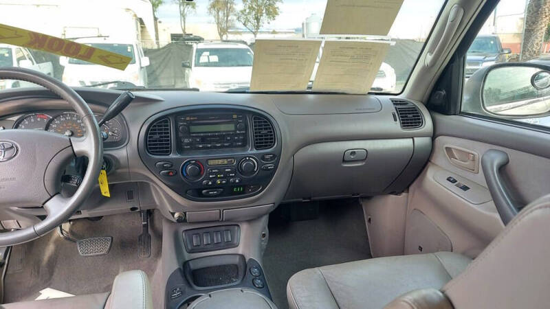 2005 Toyota Sequoia SR5