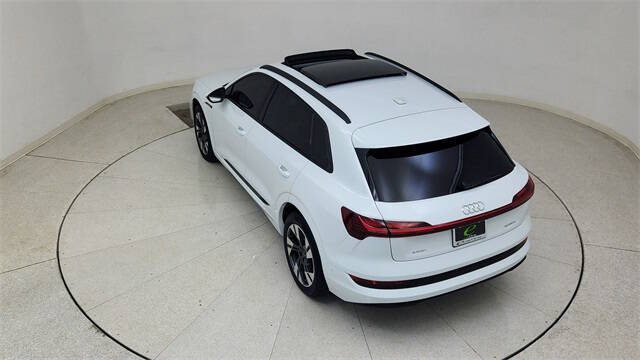 2022 Audi e-tron quattro Premium