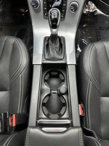 2018 Volvo V60 T5 Dynamic