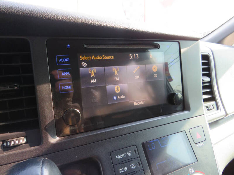 2017 Toyota Sienna LE 7-Passenger