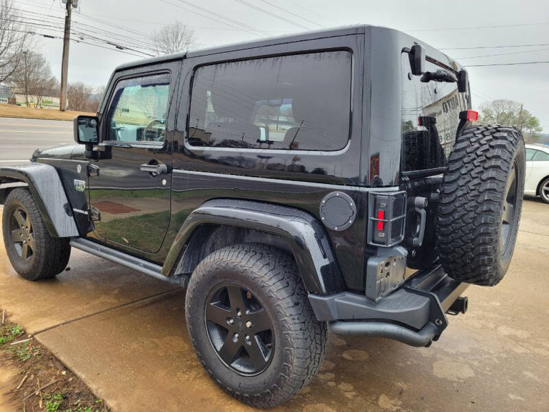 2012 Jeep Wrangler Rubicon photo 2