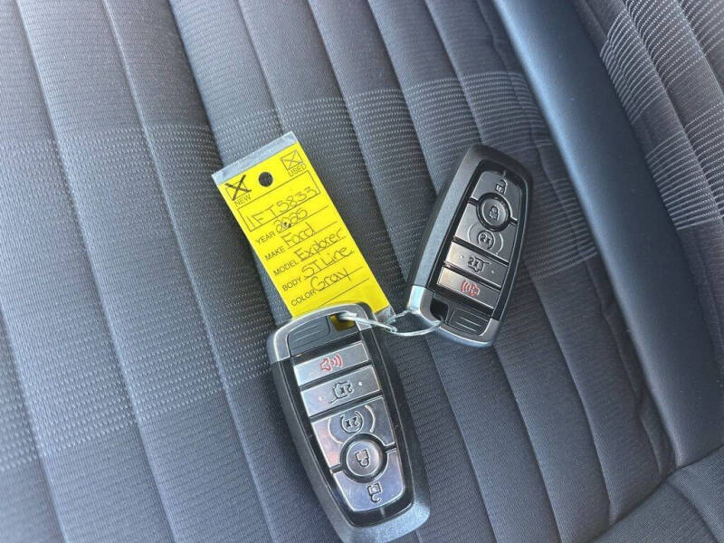 2025 Ford Explorer ST-Line