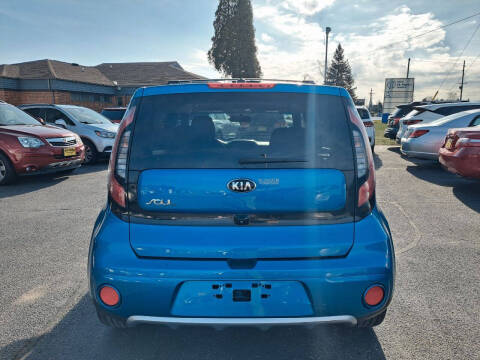 2017 Kia Soul +