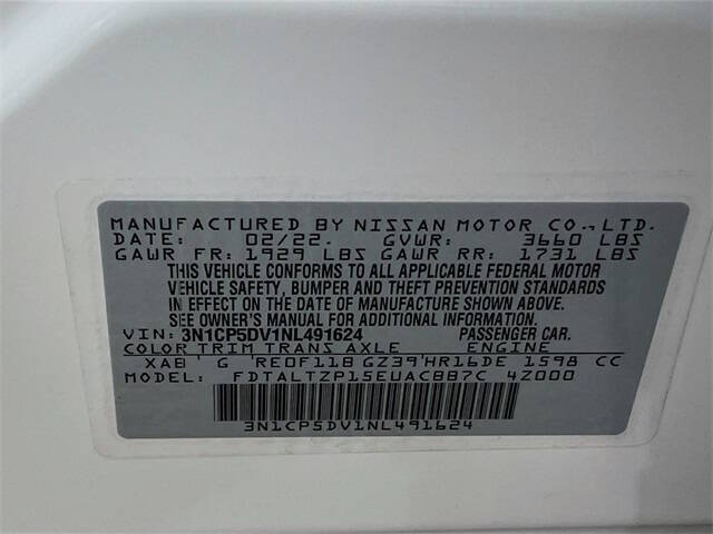 2022 Nissan Kicks SR