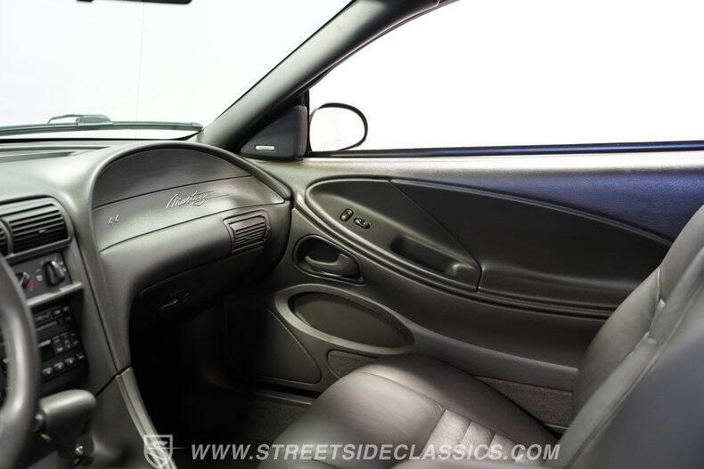 2004 Ford Mustang GT Deluxe