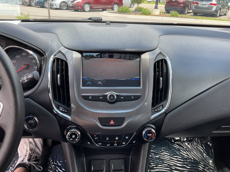 2017 Chevrolet Cruze LT Auto