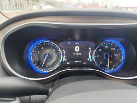 2017 Chrysler Pacifica Touring-L Plus