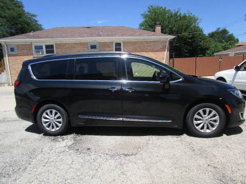 2017 Chrysler Pacifica Touring-L