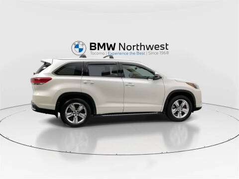 2017 Toyota Highlander