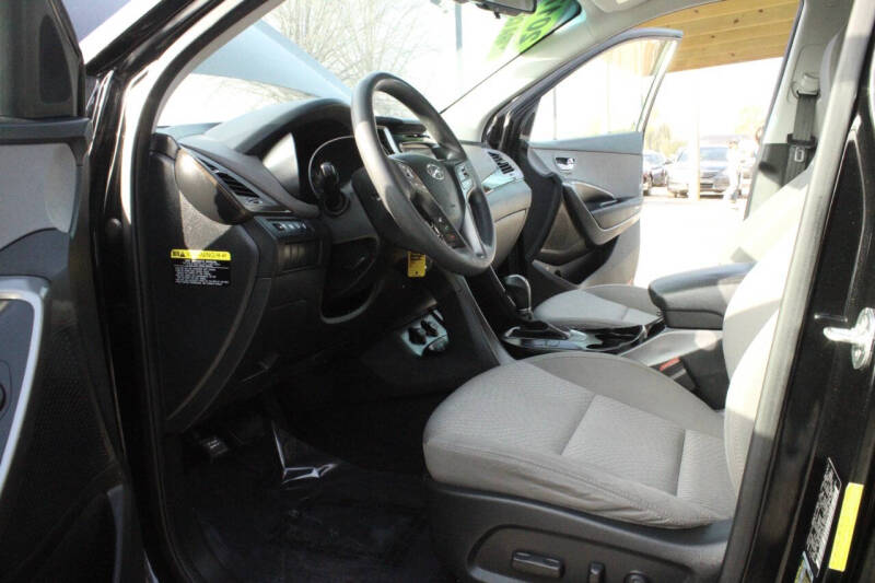 2017 Hyundai Santa Fe SE