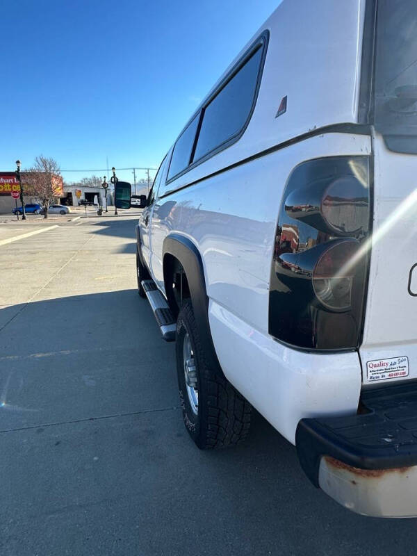 2005 Chevrolet Silverado 2500HD base photo 12