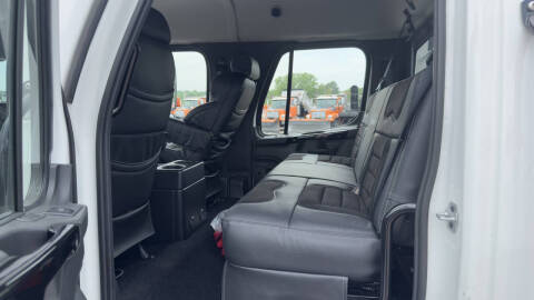 2025 Freightliner M2 106