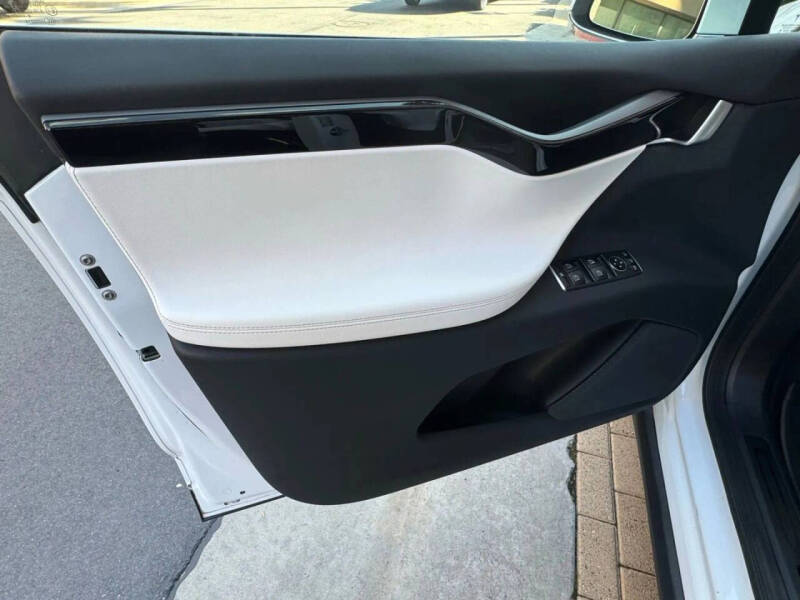 2020 Tesla Model X Long Range Plus