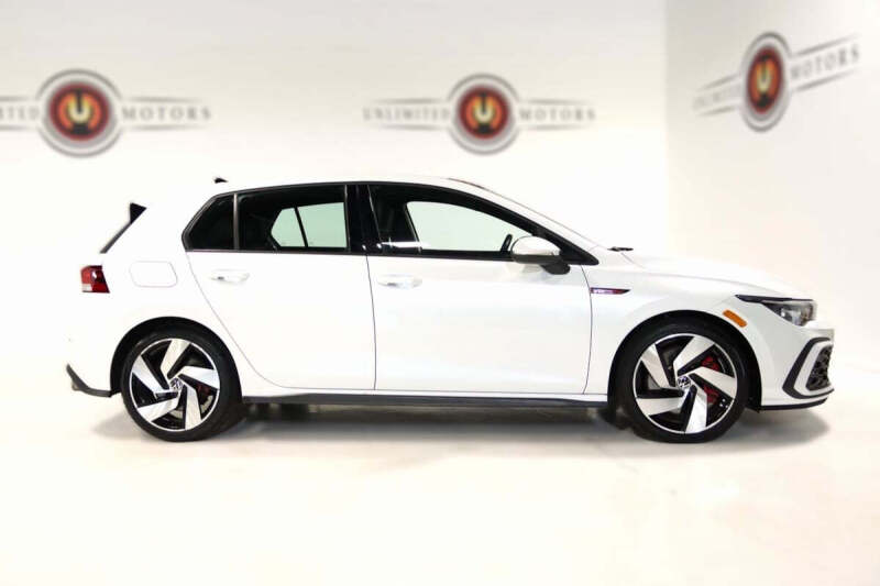 2022 Volkswagen Golf GTI SE