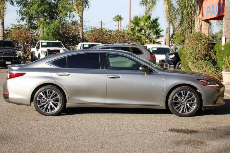 2019 Lexus ES 300h