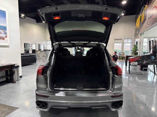 2017 Porsche Cayenne GTS