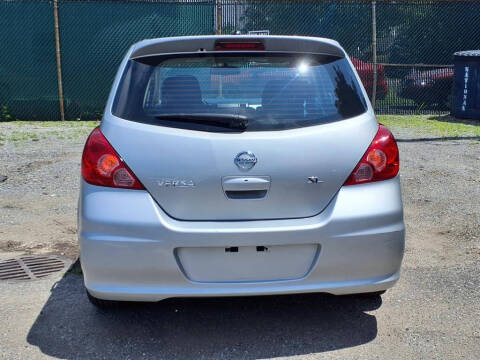 2012 Nissan Versa 1.8 SL