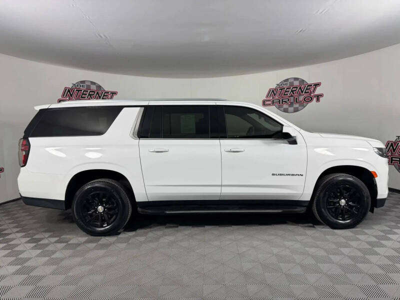 2023 Chevrolet Suburban LT