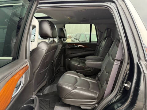 2017 Cadillac Escalade Luxury