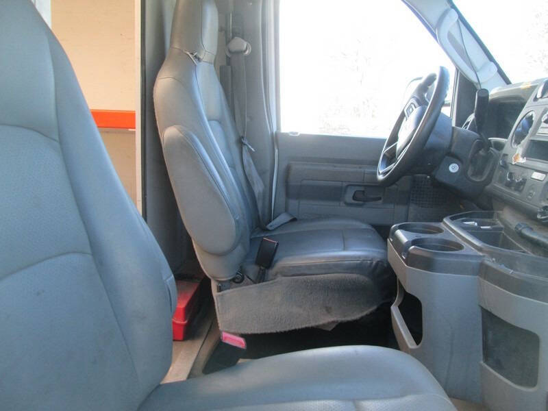 2023 Ford E-350