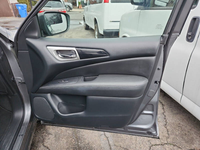 2020 Nissan Pathfinder S