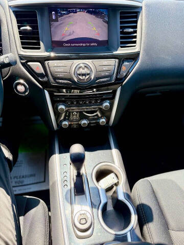 2018 Nissan Pathfinder SV