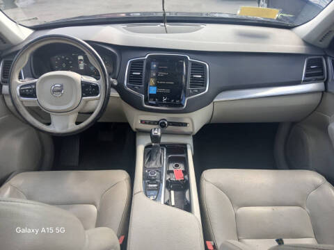 2016 Volvo XC90 T5 Momentum