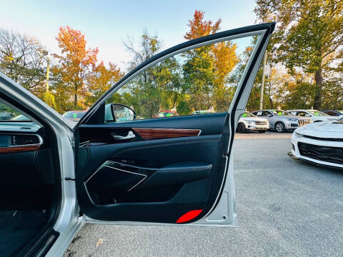 2018 Kia Cadenza Premium