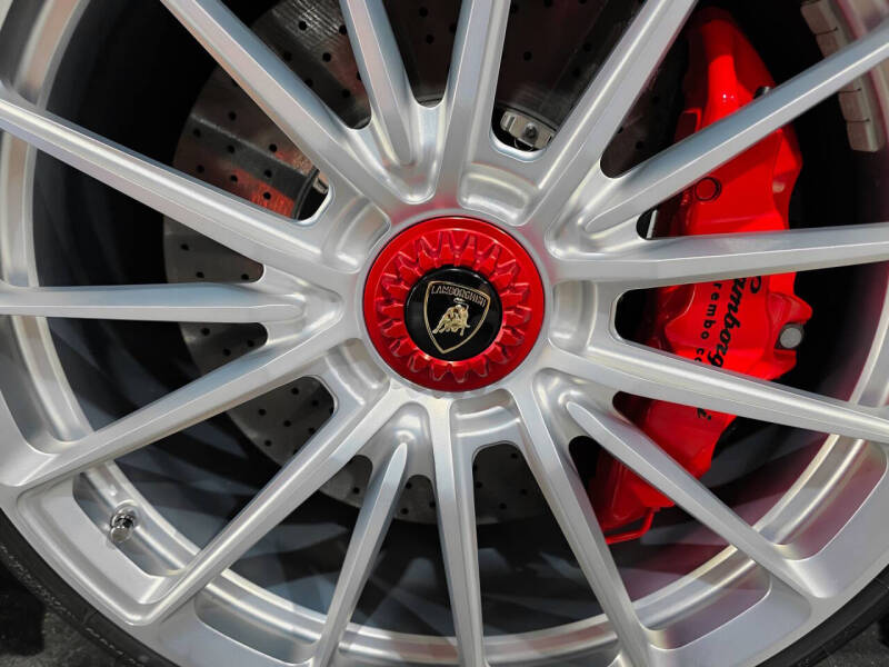 2023 Lamborghini Huracan STO