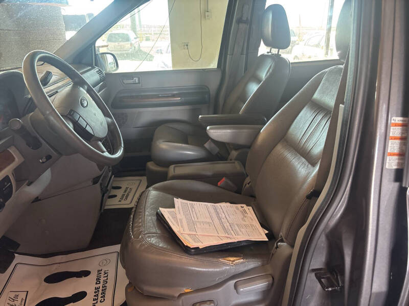 2005 Ford Freestar Limited