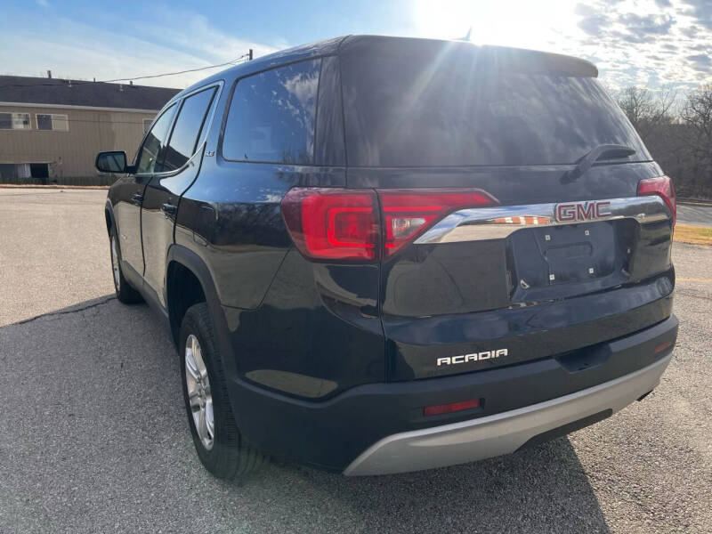 2017 GMC Acadia SLE-1