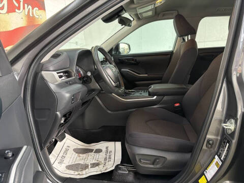 2022 Toyota Highlander LE