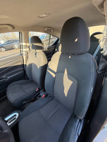 2017 Nissan Versa 1.6 SV