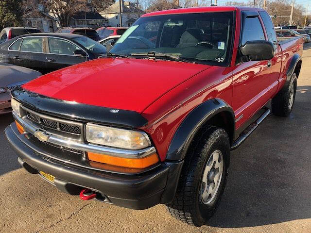 2000 Chevrolet S-10 for sale at Extreme Auto Plaza in Des Moines, IA