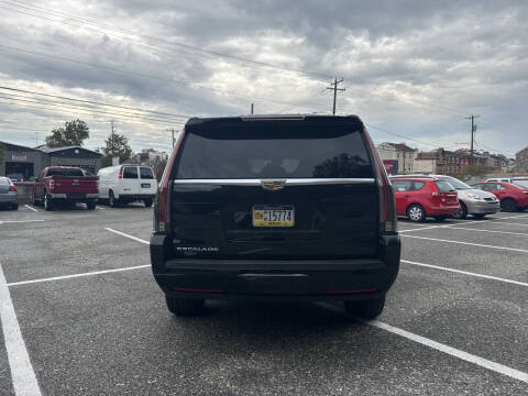 2018 Cadillac Escalade Luxury