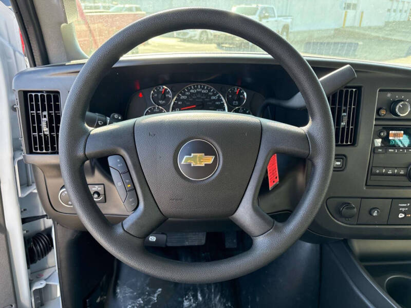 2025 Chevrolet Express 2500