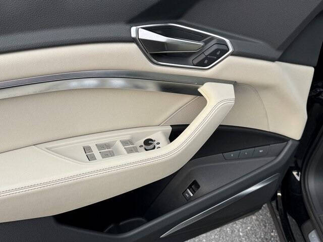 2024 Audi Q8 e-tron quattro Premium Plus