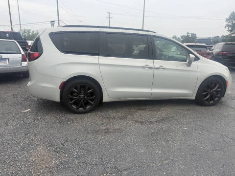 2020 Chrysler Pacifica Touring L
