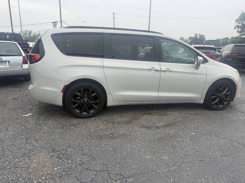 2020 Chrysler Pacifica Touring L