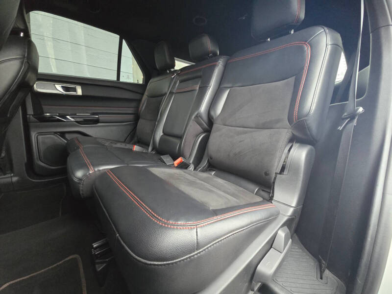 2024 Ford Explorer ST-Line