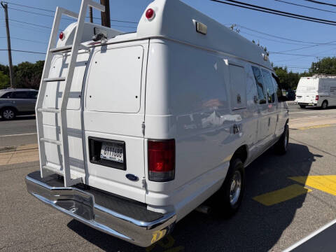 2011 Ford E-Series E-350 SD