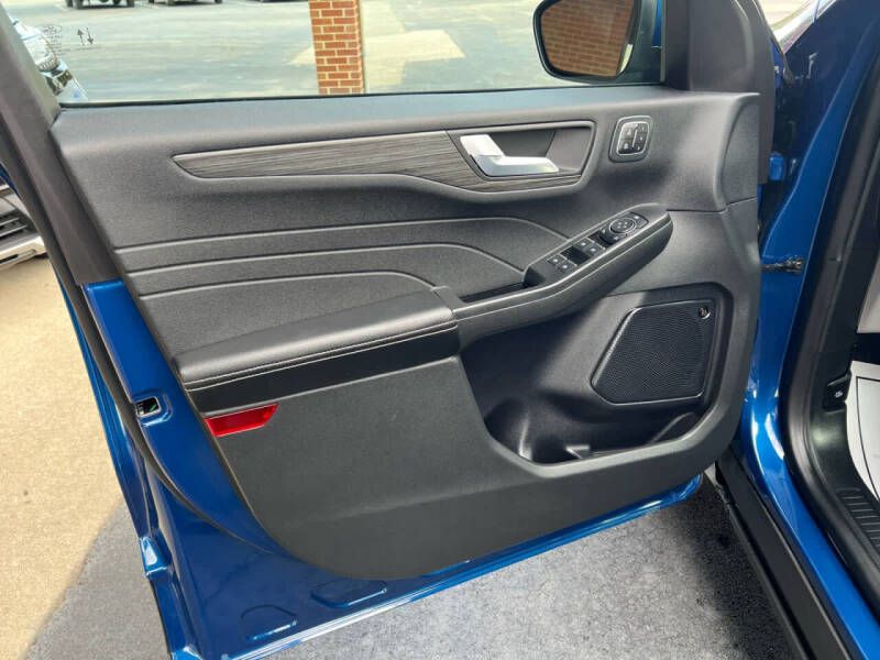 2023 Ford Escape Platinum