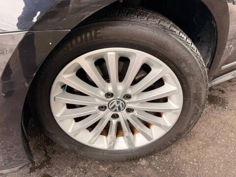 2017 Volkswagen Passat 1.8T SE